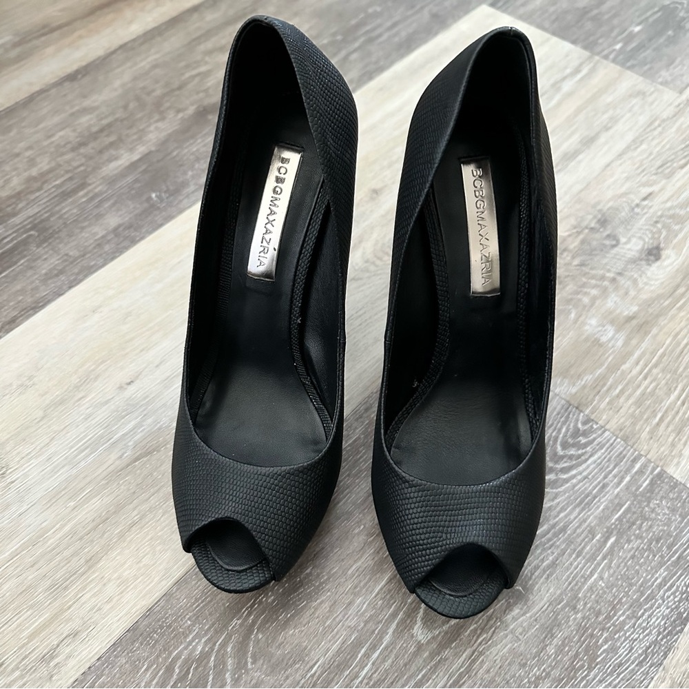 BCBGMAXAZRIA Black Peep Toe Heels